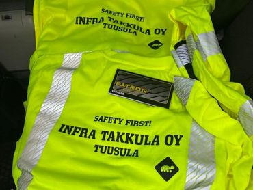 Infra Takkulan huomioliivi